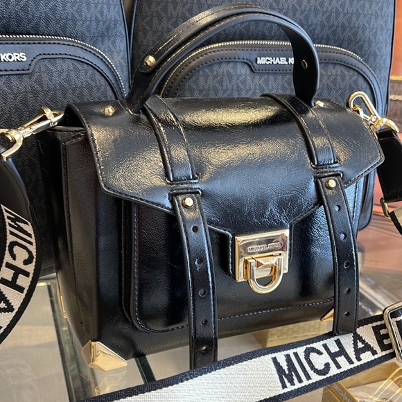 MICHAEL KORS
Manhattan Medium TH SCHOOL Crackled Metallic Leather SATCHEL
NWT - Picture 16 of 16